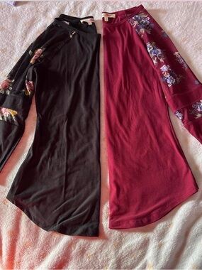 Wishful Park Split Floral-Sleeve Long Sleeve Top - Black & Burgundy
